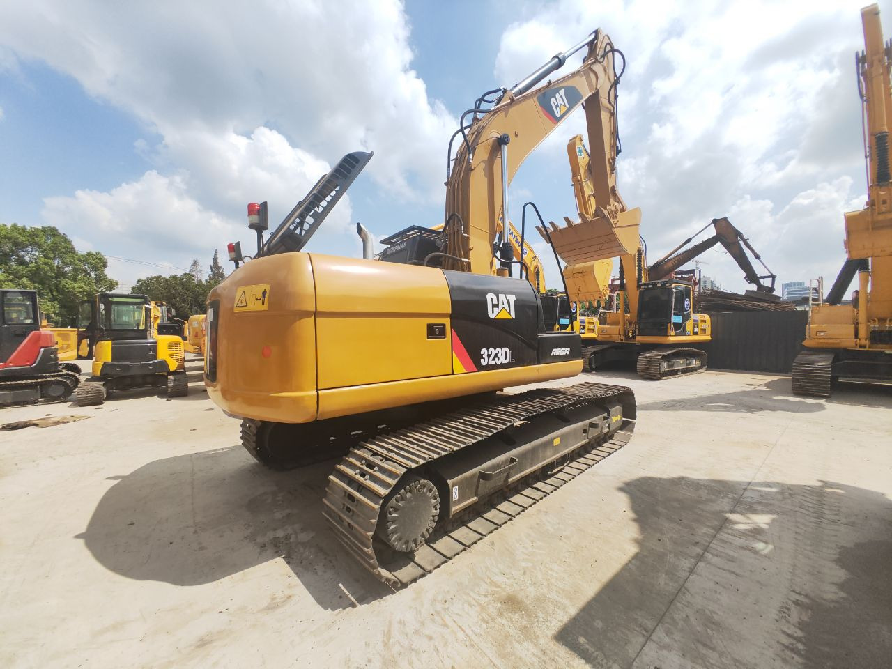 CATERPILLAR 323D - Ekskavator perayap: gambar 2 CATERPILLAR 323D - Ekskavator perayap: gambar 2