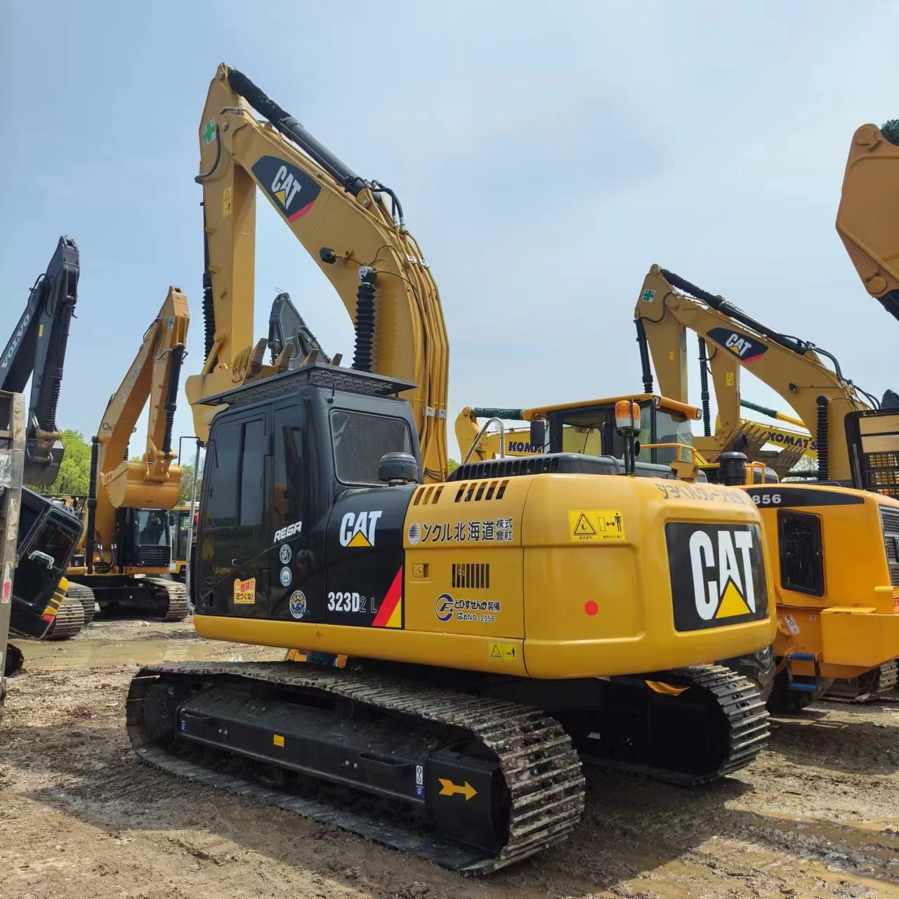 CATERPILLAR 323D2L - Ekskavator perayap: gambar 2 CATERPILLAR 323D2L - Ekskavator perayap: gambar 2
