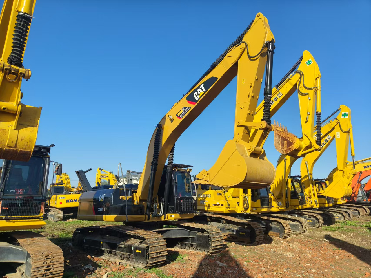 Ekskavator perayap CATERPILLAR 330D: gambar 23