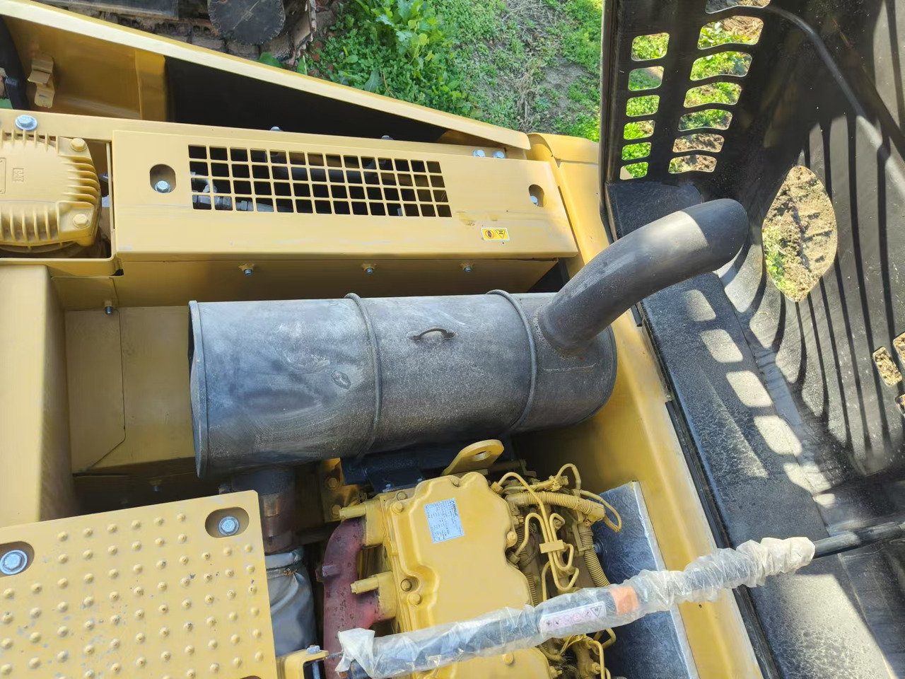 Ekskavator perayap CATERPILLAR 330D: gambar 11
