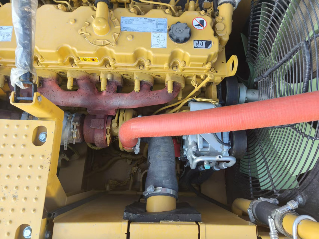 Ekskavator perayap CATERPILLAR 330D: gambar 22