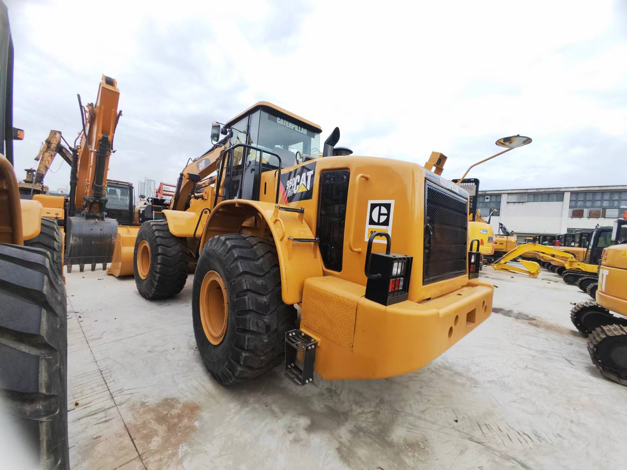 CATERPILLAR 950GC - Wheel loader: gambar 2 CATERPILLAR 950GC - Wheel loader: gambar 2