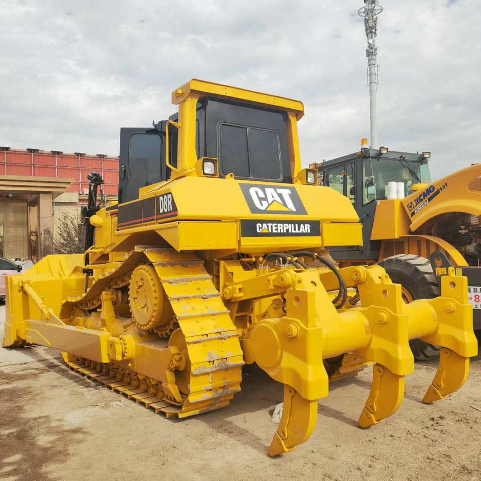 CATERPILLAR D8R - Bulldozer: gambar 1 CATERPILLAR D8R - Bulldozer: gambar 1