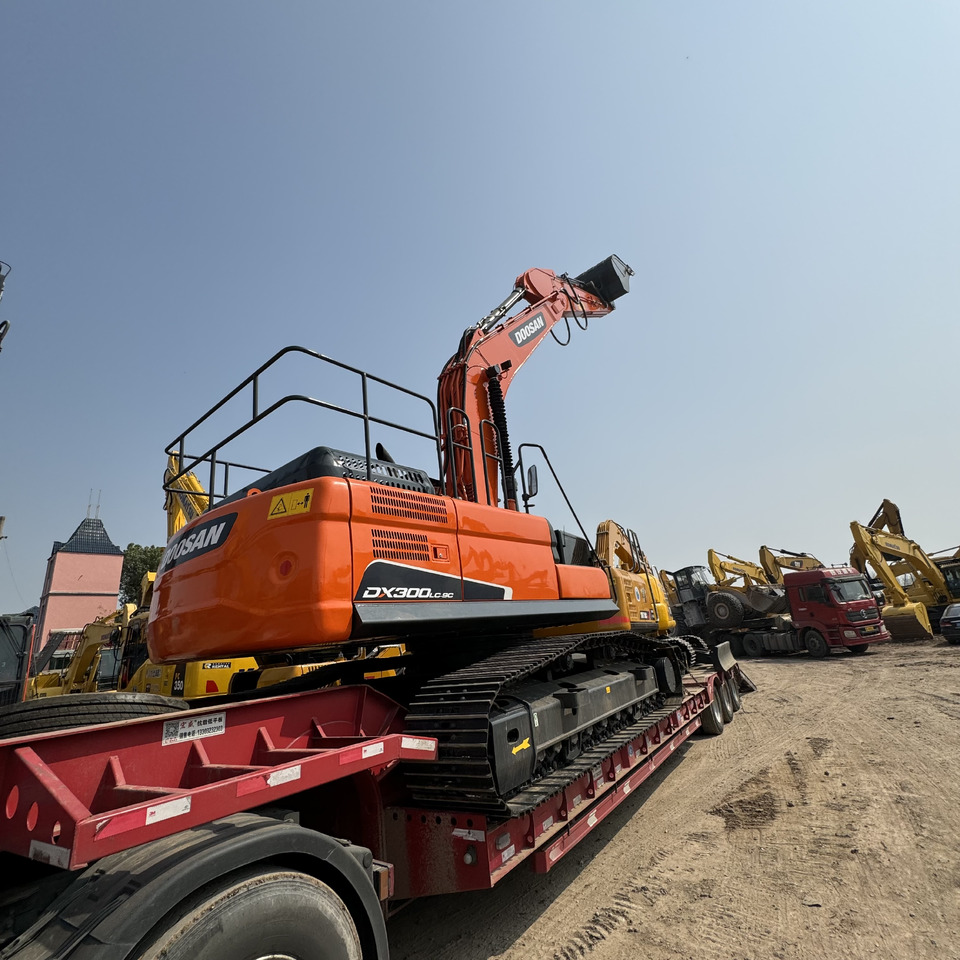DOOSAN DX300 - Ekskavator perayap: gambar 4 DOOSAN DX300 - Ekskavator perayap: gambar 4