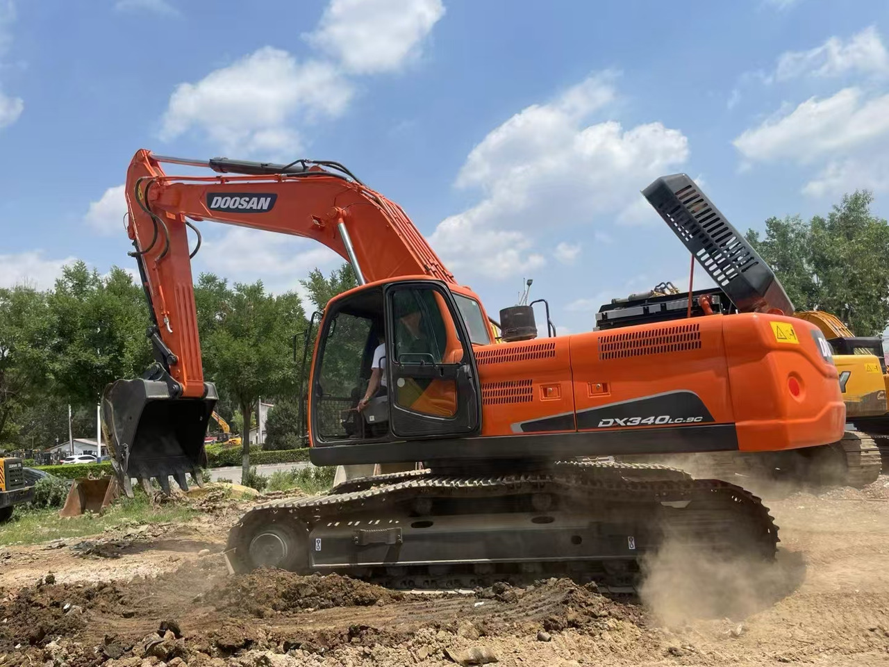 DOOSAN DX340LC-9C - Ekskavator perayap: gambar 1 DOOSAN DX340LC-9C - Ekskavator perayap: gambar 1