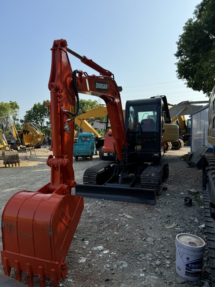 DOOSAN DX60 - Ekskavator perayap: gambar 4 DOOSAN DX60 - Ekskavator perayap: gambar 4
