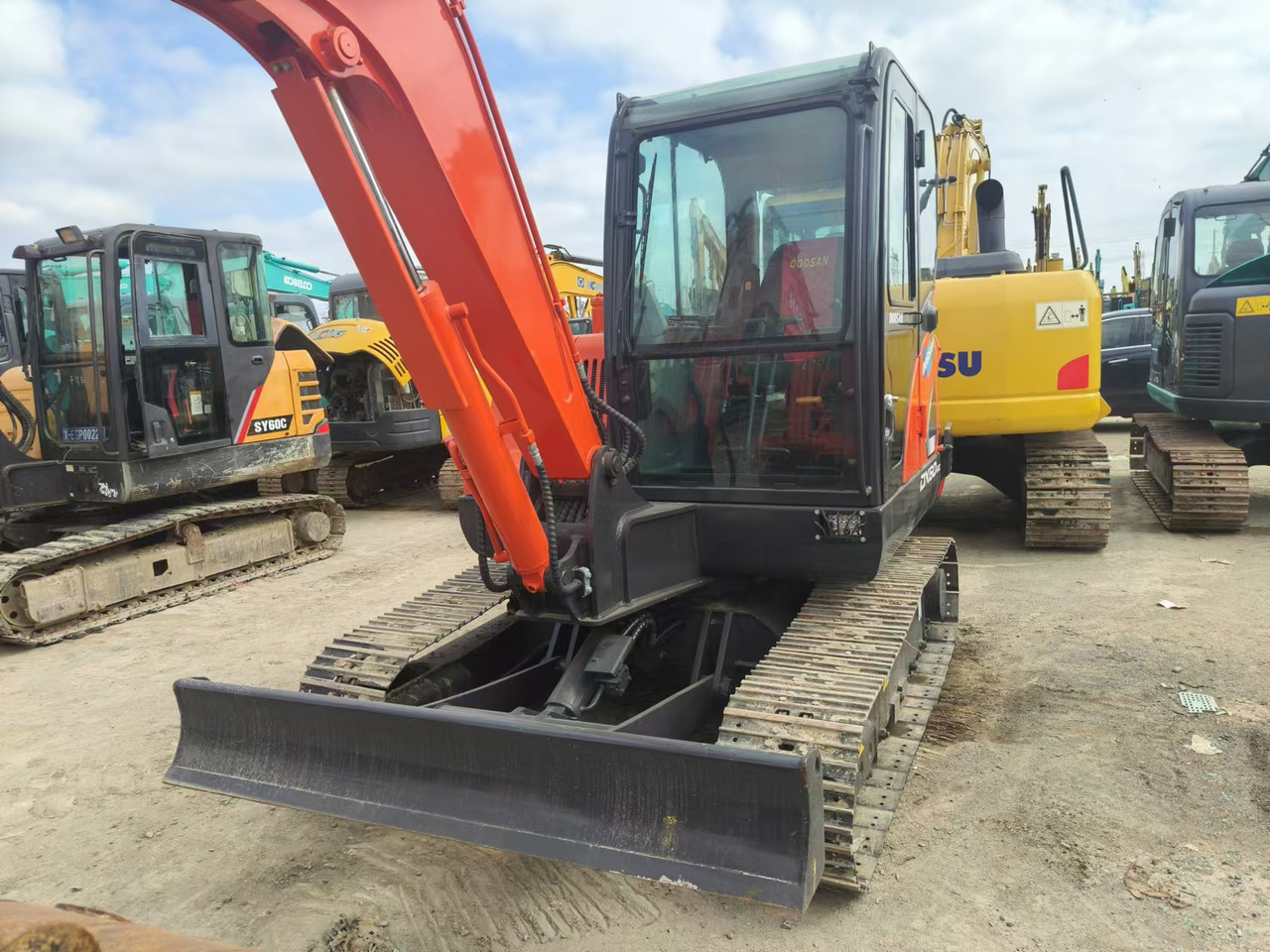 DOOSAN DX60 - Ekskavator perayap: gambar 4 DOOSAN DX60 - Ekskavator perayap: gambar 4