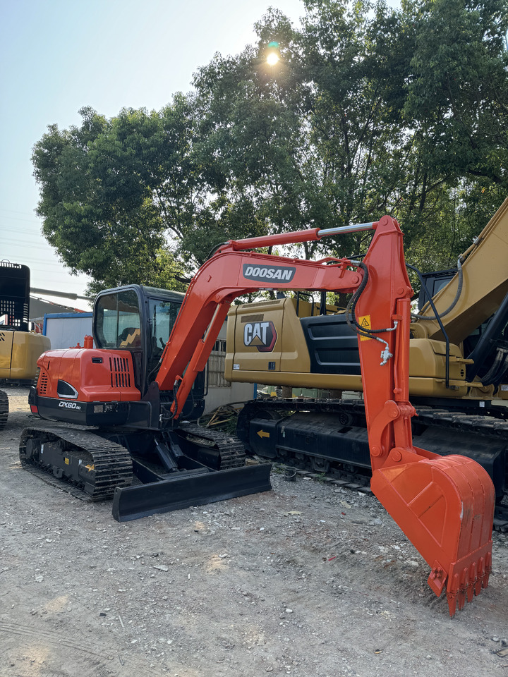 DOOSAN DX60 - Ekskavator perayap: gambar 3 DOOSAN DX60 - Ekskavator perayap: gambar 3