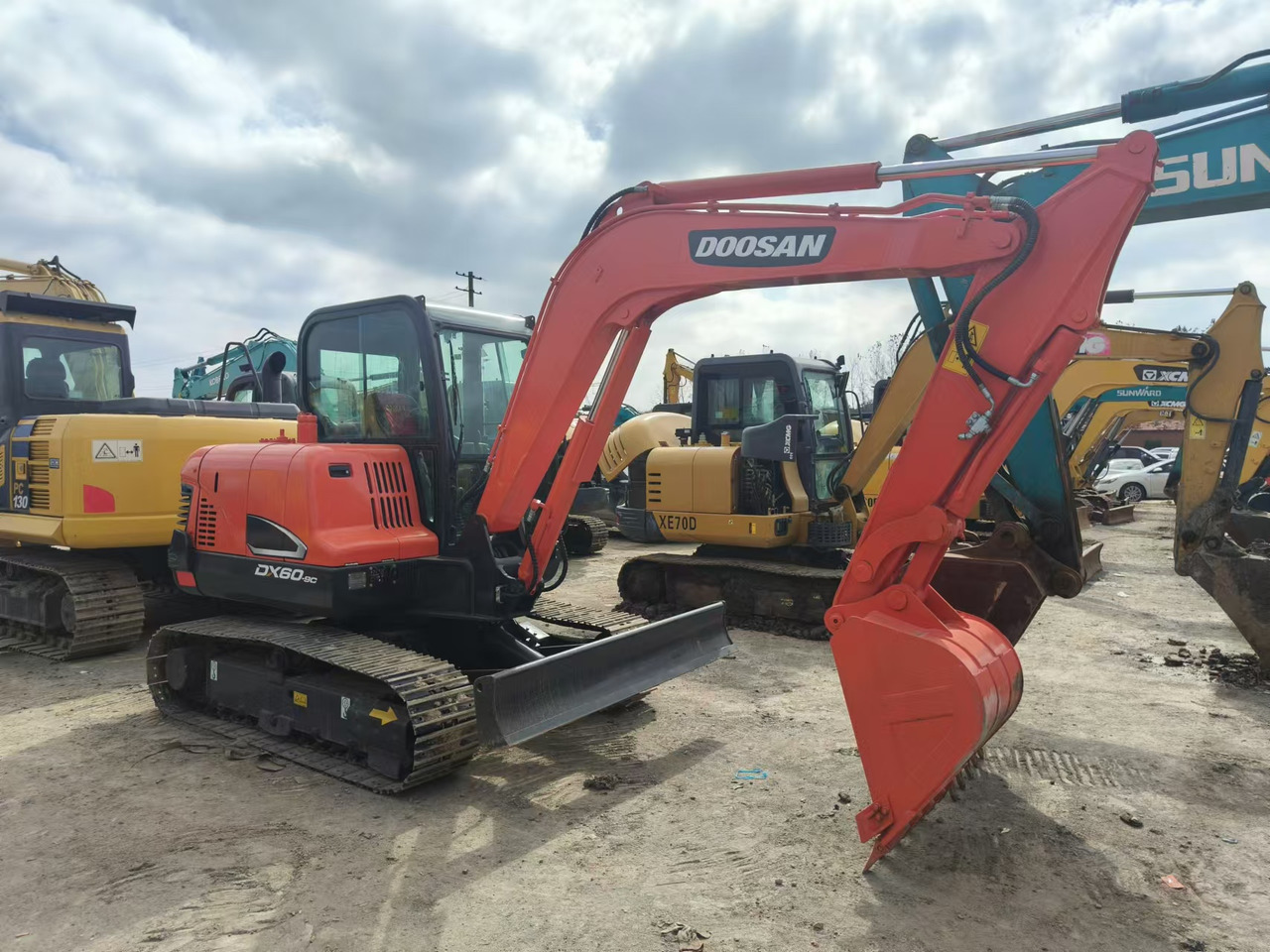 DOOSAN DX60 - Ekskavator perayap: gambar 2 DOOSAN DX60 - Ekskavator perayap: gambar 2