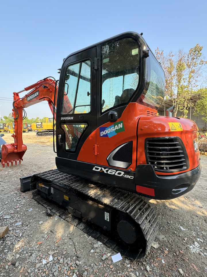 DOOSAN DX60 - Ekskavator perayap: gambar 5 DOOSAN DX60 - Ekskavator perayap: gambar 5