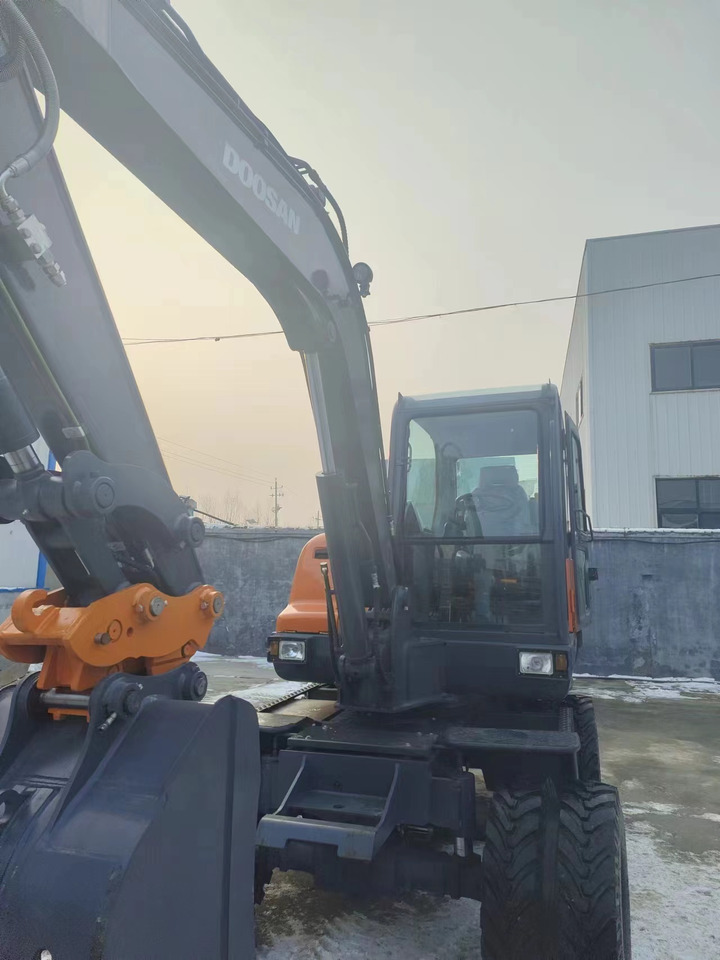 DOOSAN DX60w-9c - Ekskavator mini: gambar 2 DOOSAN DX60w-9c - Ekskavator mini: gambar 2