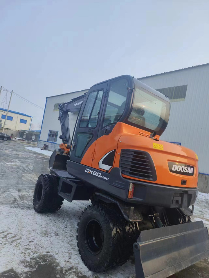 DOOSAN DX60w-9c - Ekskavator mini: gambar 4 DOOSAN DX60w-9c - Ekskavator mini: gambar 4