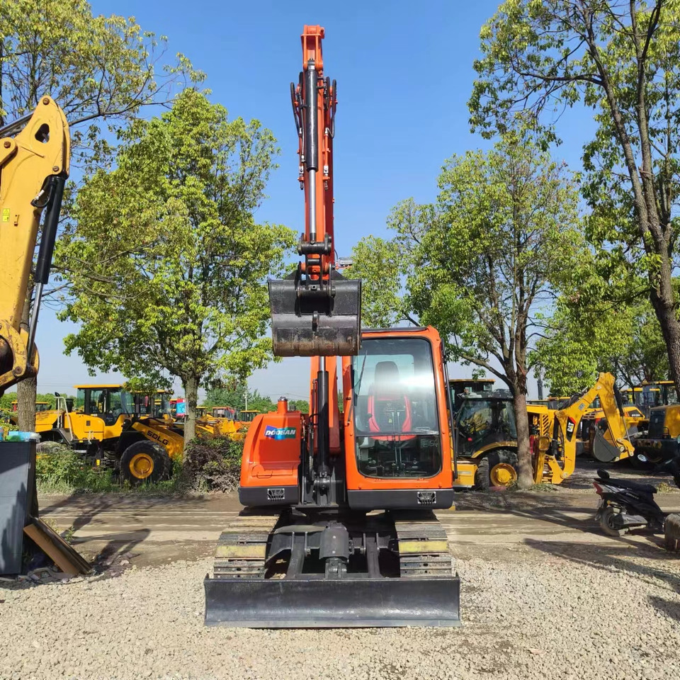 DOOSAN DX75 - Ekskavator mini: gambar 4 DOOSAN DX75 - Ekskavator mini: gambar 4