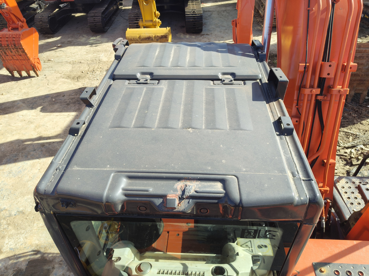HITACHI ZX130H-5A - Ekskavator perayap: gambar 5 HITACHI ZX130H-5A - Ekskavator perayap: gambar 5