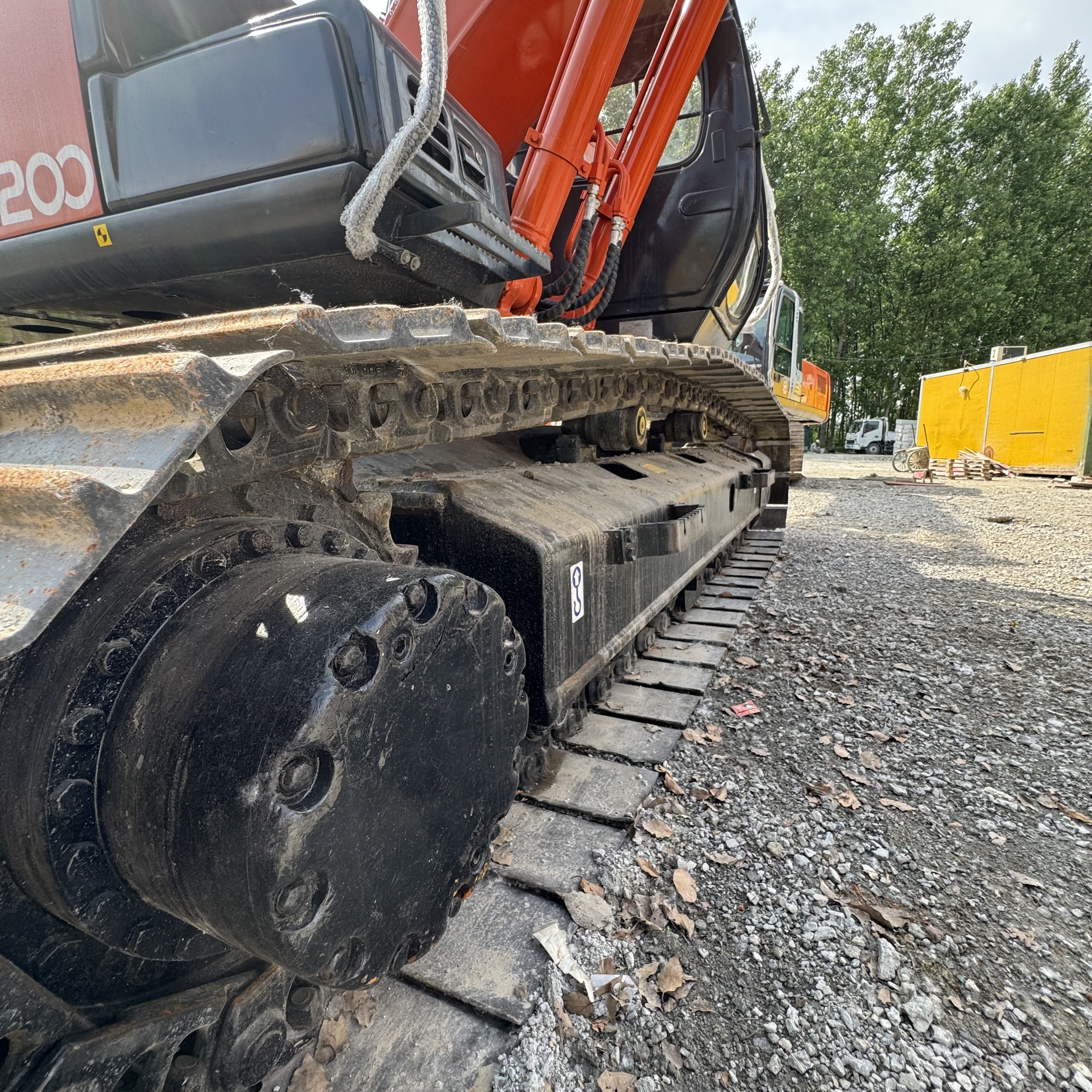 HITACHI ZX200 - Ekskavator perayap: gambar 5 HITACHI ZX200 - Ekskavator perayap: gambar 5