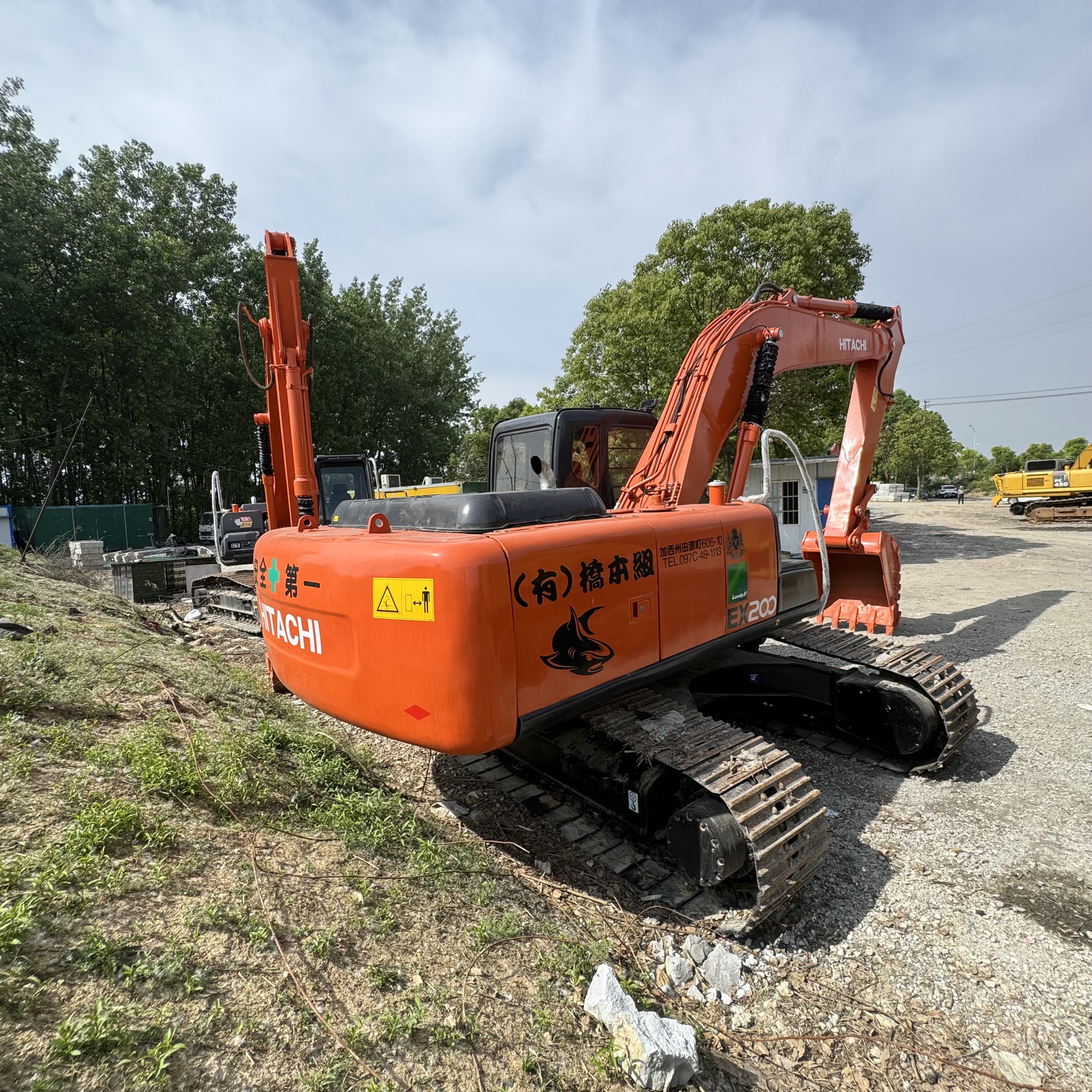 HITACHI ZX200 - Ekskavator perayap: gambar 4 HITACHI ZX200 - Ekskavator perayap: gambar 4