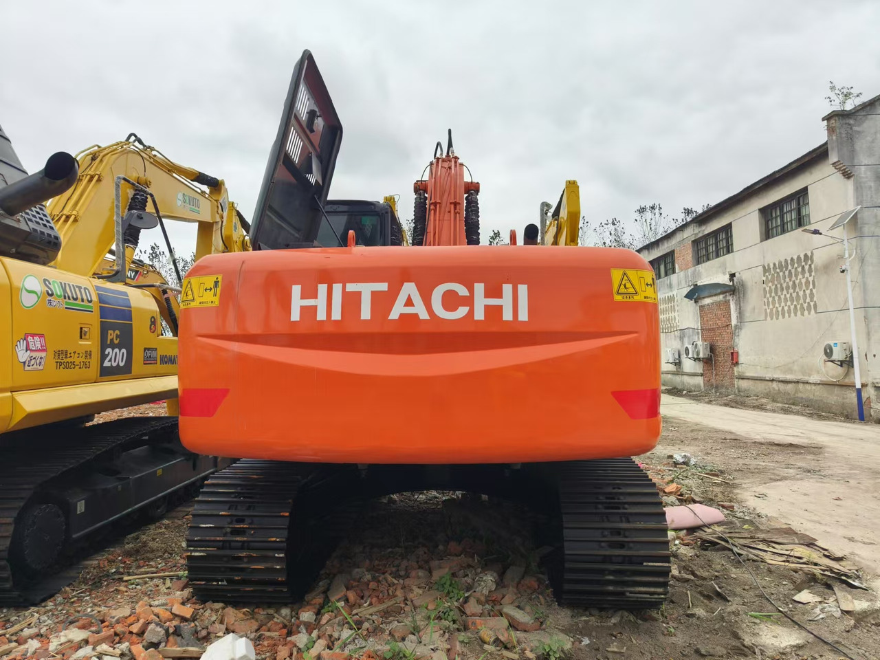 HITACHI ZX200 - Ekskavator perayap: gambar 3 HITACHI ZX200 - Ekskavator perayap: gambar 3
