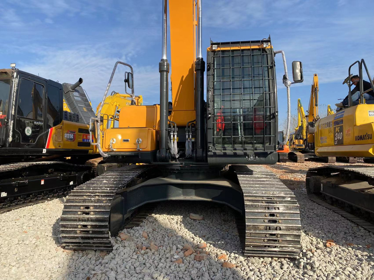HYUNDAI R220-9S - Ekskavator perayap: gambar 5 HYUNDAI R220-9S - Ekskavator perayap: gambar 5