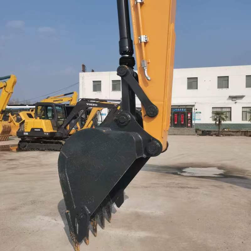 HYUNDAI R220LC-9S - Ekskavator perayap: gambar 2 HYUNDAI R220LC-9S - Ekskavator perayap: gambar 2