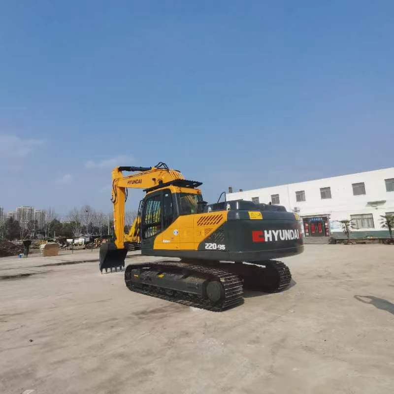 HYUNDAI R220LC-9S - Ekskavator perayap: gambar 1 HYUNDAI R220LC-9S - Ekskavator perayap: gambar 1
