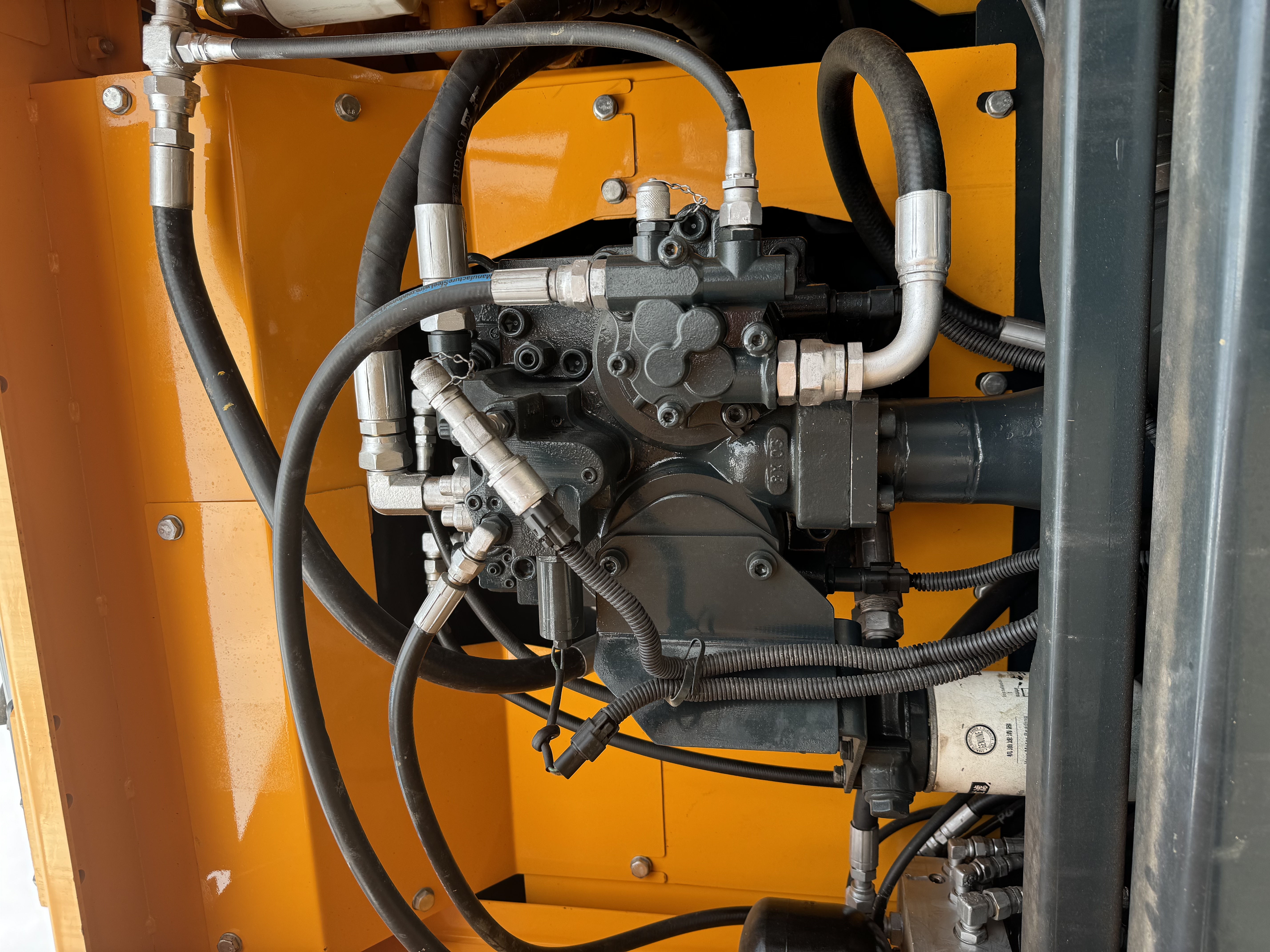 Hyundai 210W-9 - Ekskavator roda: gambar 3 Hyundai 210W-9 - Ekskavator roda: gambar 3
