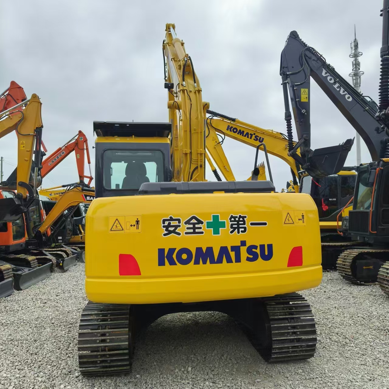 KOMATSU PC110 - Ekskavator perayap: gambar 4 KOMATSU PC110 - Ekskavator perayap: gambar 4