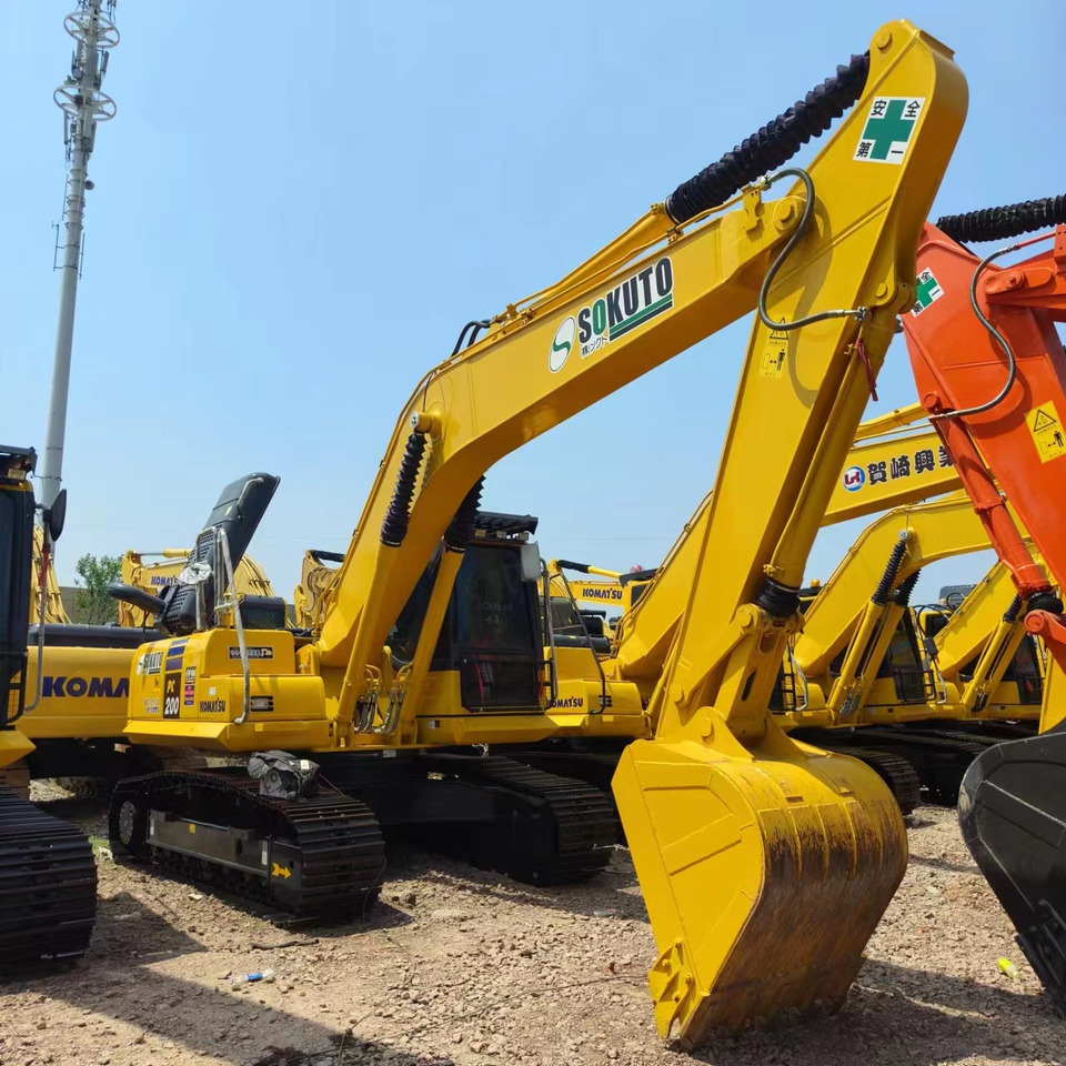 KOMATSU PC200-8MO - Ekskavator perayap: gambar 1 KOMATSU PC200-8MO - Ekskavator perayap: gambar 1