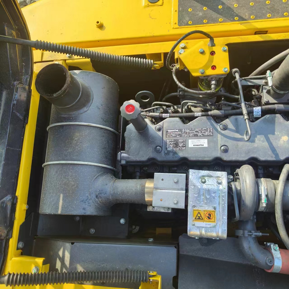 KOMATSU PC200 - Ekskavator perayap: gambar 2 KOMATSU PC200 - Ekskavator perayap: gambar 2