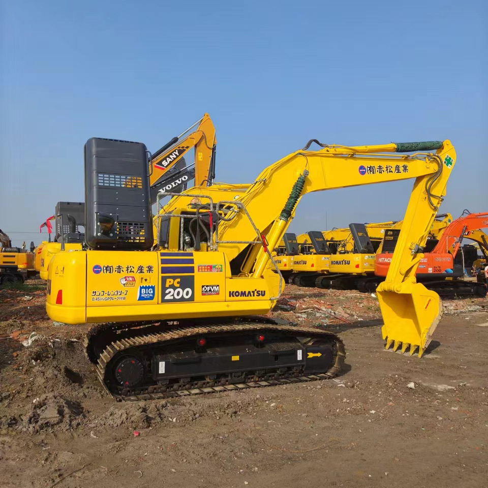 KOMATSU PC200 - Ekskavator perayap: gambar 2 KOMATSU PC200 - Ekskavator perayap: gambar 2