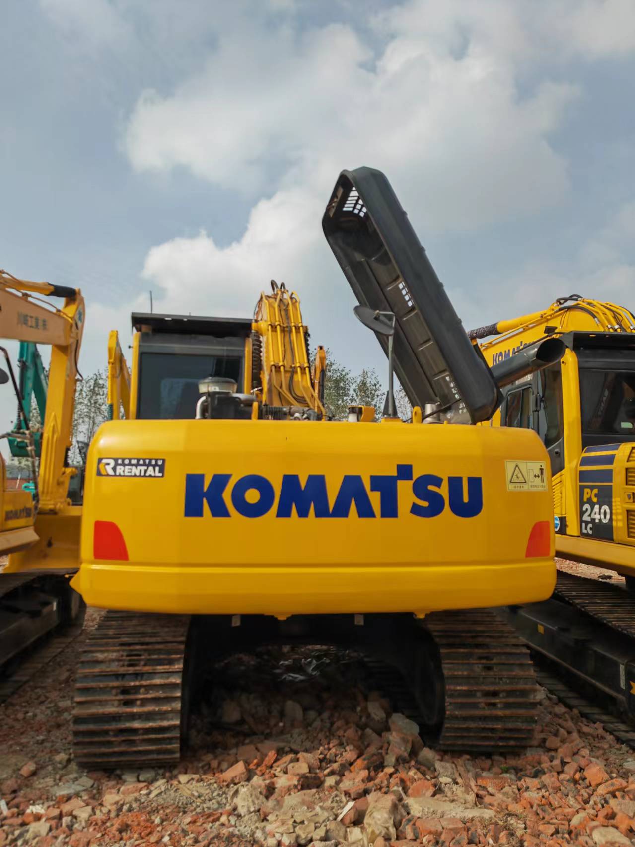 KOMATSU PC200 - Ekskavator perayap: gambar 5 KOMATSU PC200 - Ekskavator perayap: gambar 5