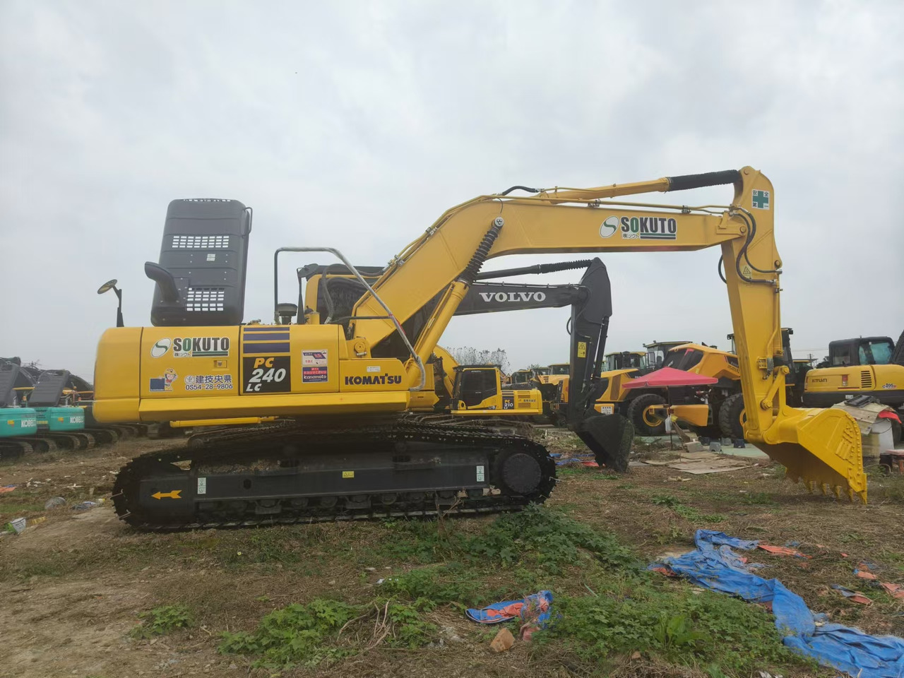 KOMATSU PC240LC-8 - Ekskavator perayap: gambar 3 KOMATSU PC240LC-8 - Ekskavator perayap: gambar 3