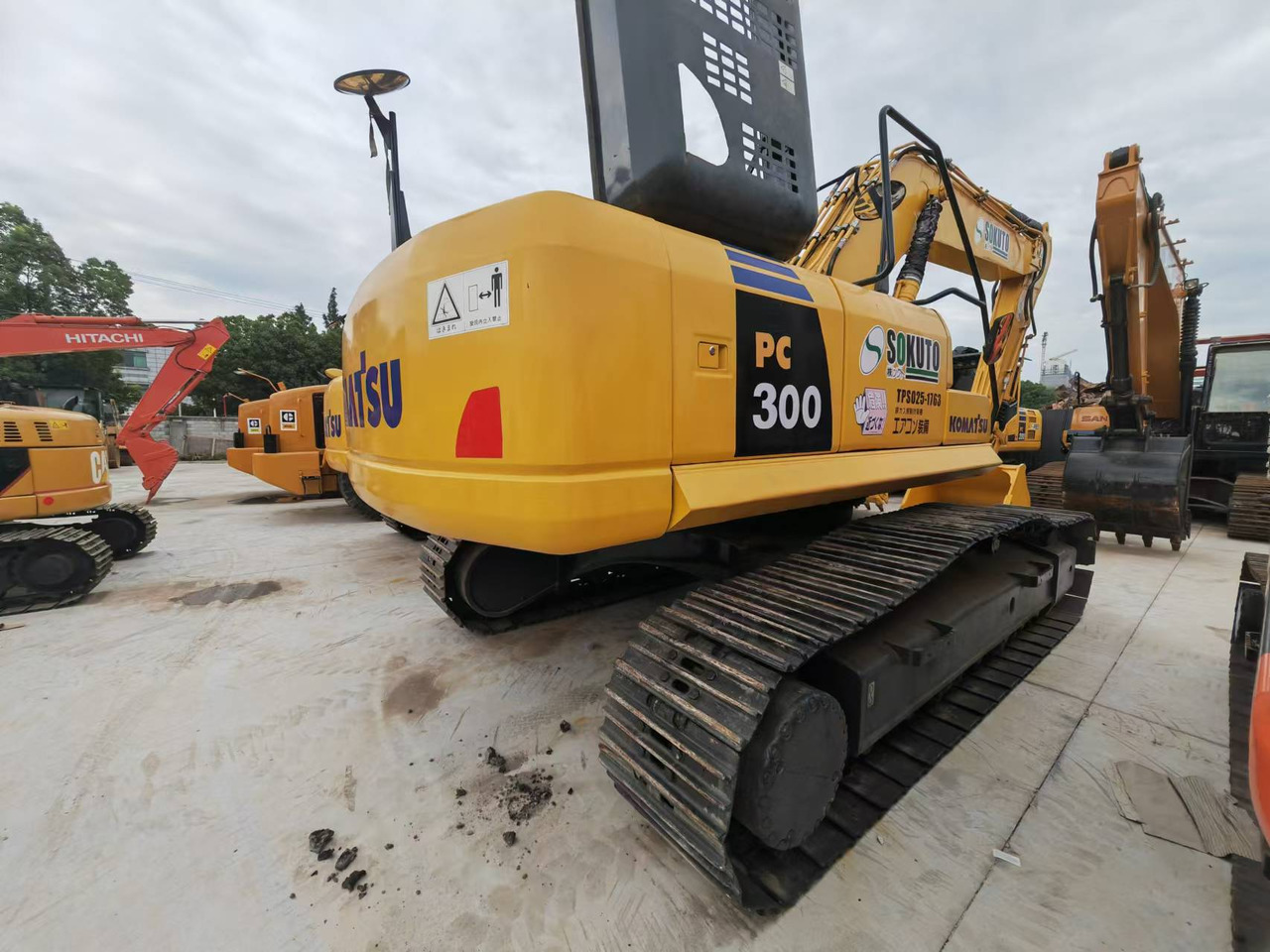 KOMATSU PC300 - Ekskavator perayap: gambar 1 KOMATSU PC300 - Ekskavator perayap: gambar 1