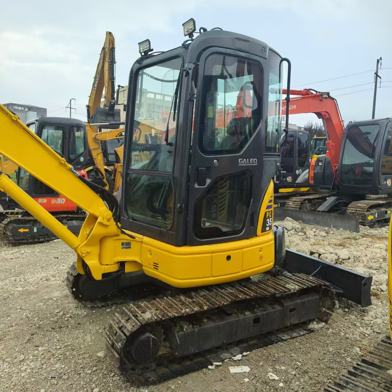 KOMATSU PC35 - Ekskavator mini: gambar 4 KOMATSU PC35 - Ekskavator mini: gambar 4