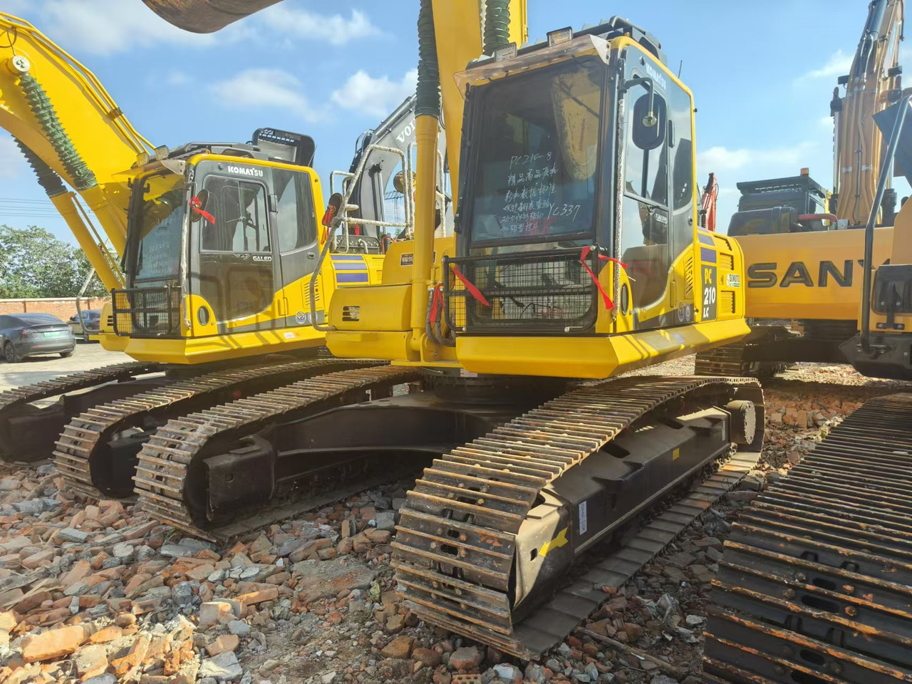 KOMATSU pc210 - Ekskavator perayap: gambar 4 KOMATSU pc210 - Ekskavator perayap: gambar 4