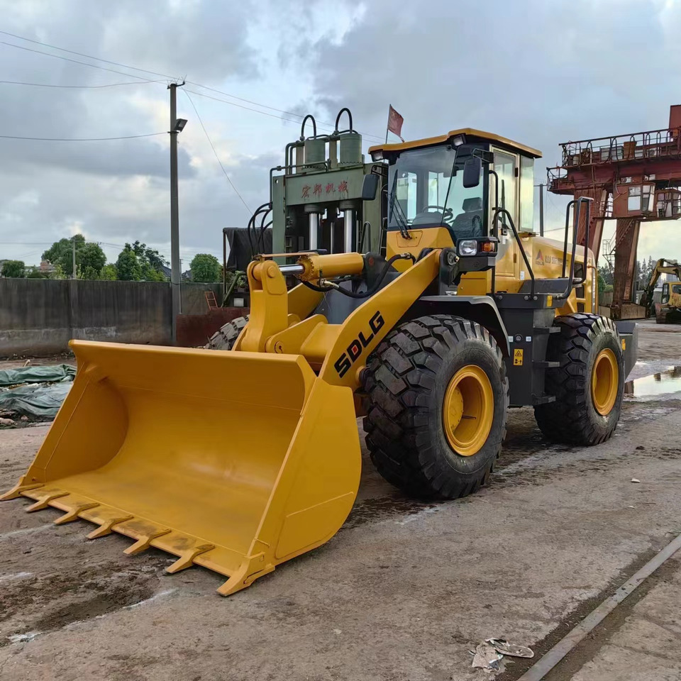 SDLG 958F - Wheel loader: gambar 1 SDLG 958F - Wheel loader: gambar 1