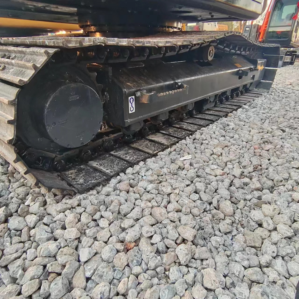Ekskavator perayap VOLVO EC140: gambar 10