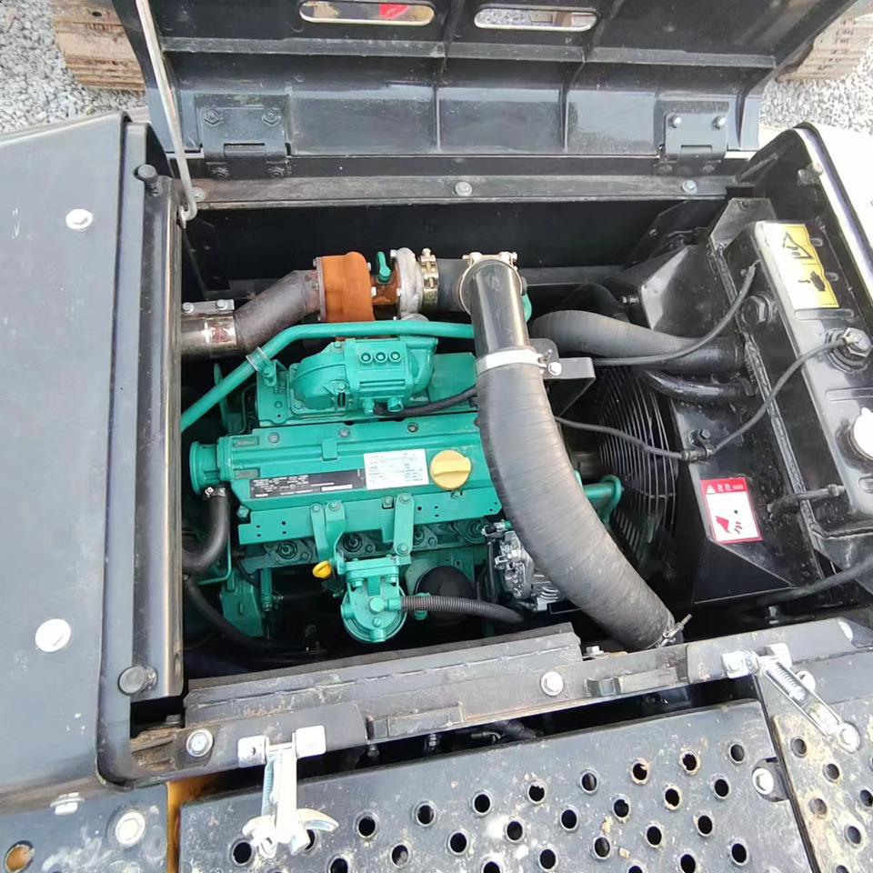 Ekskavator perayap VOLVO EC140: gambar 13