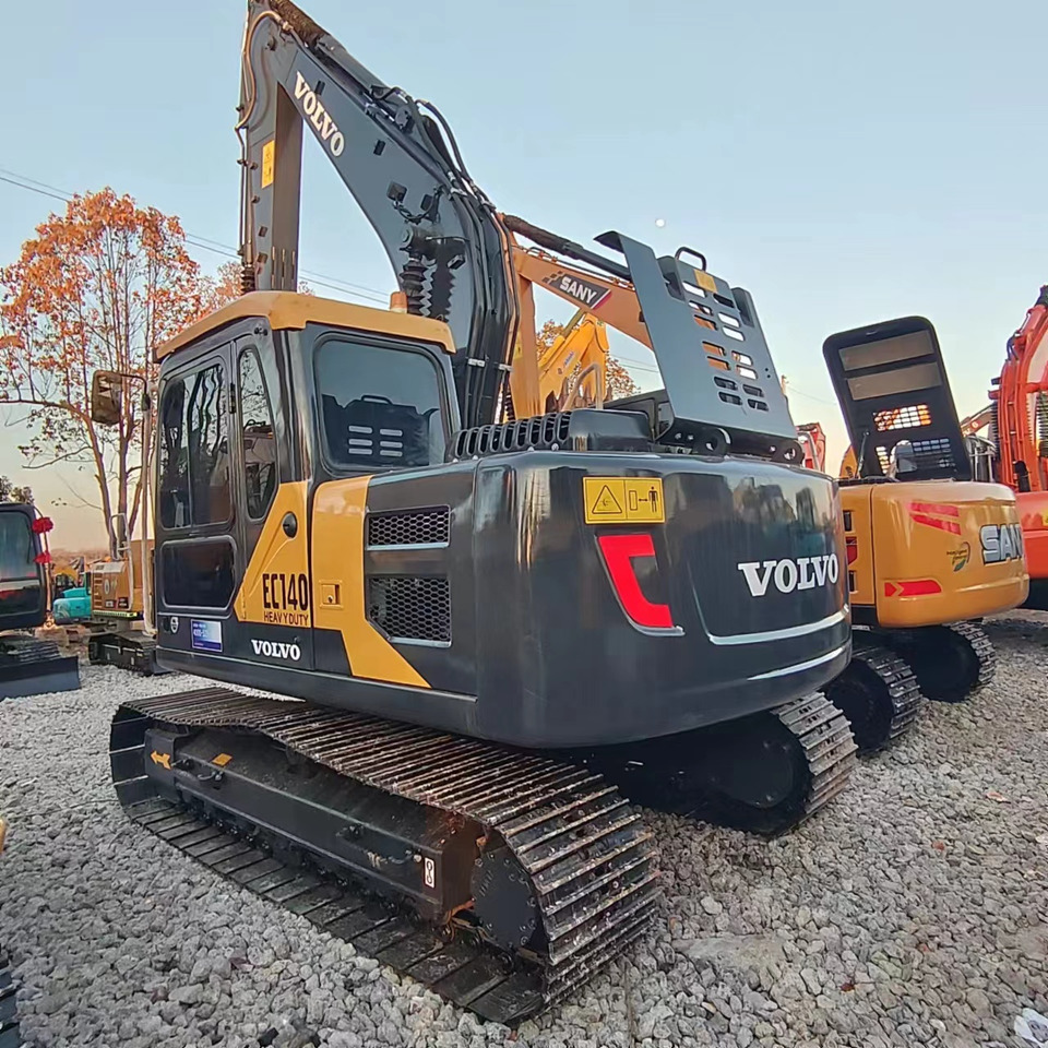Ekskavator perayap VOLVO EC140: gambar 16