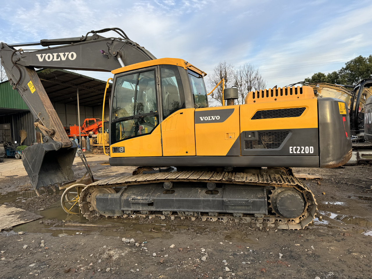 VOLVO EC220D - Ekskavator perayap: gambar 2 VOLVO EC220D - Ekskavator perayap: gambar 2