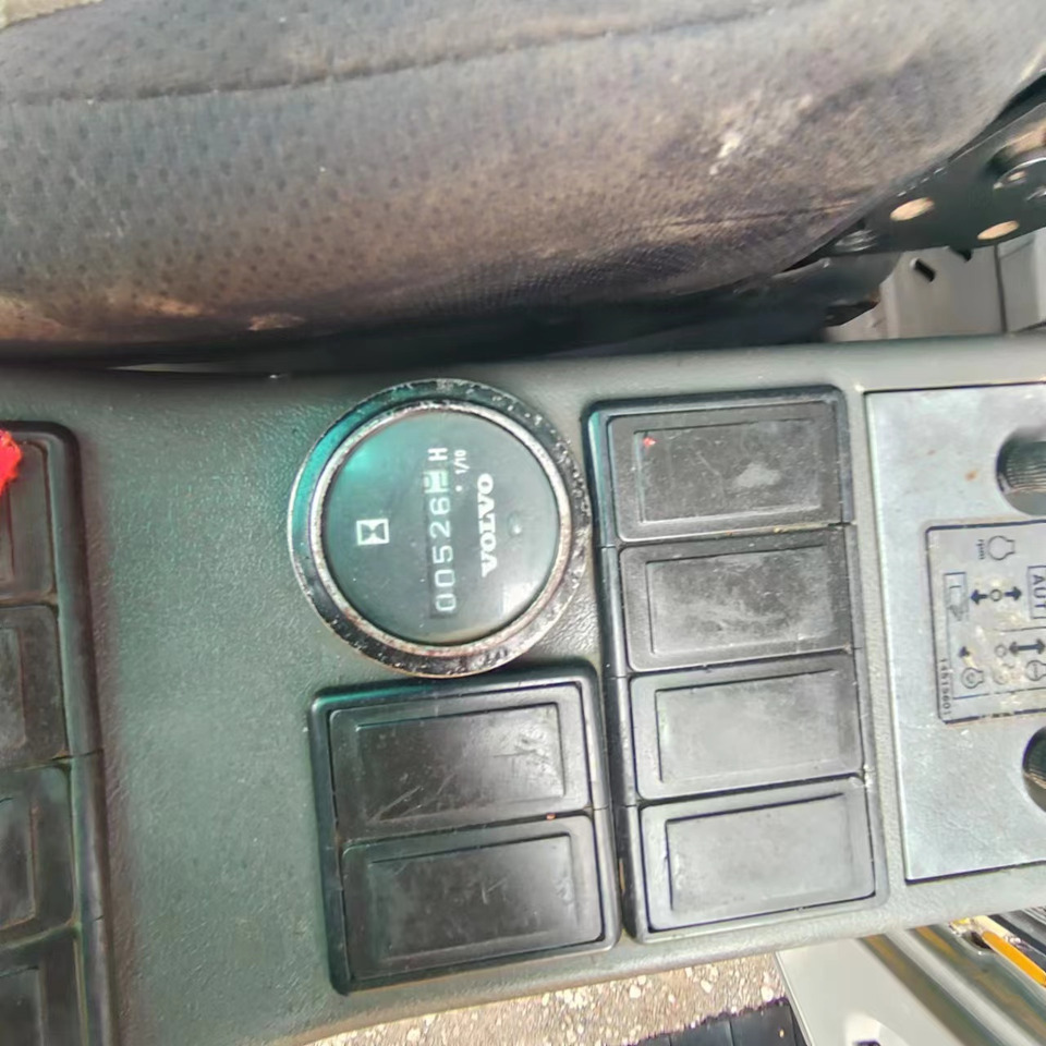 VOLVO EC240 - Ekskavator perayap: gambar 3 VOLVO EC240 - Ekskavator perayap: gambar 3