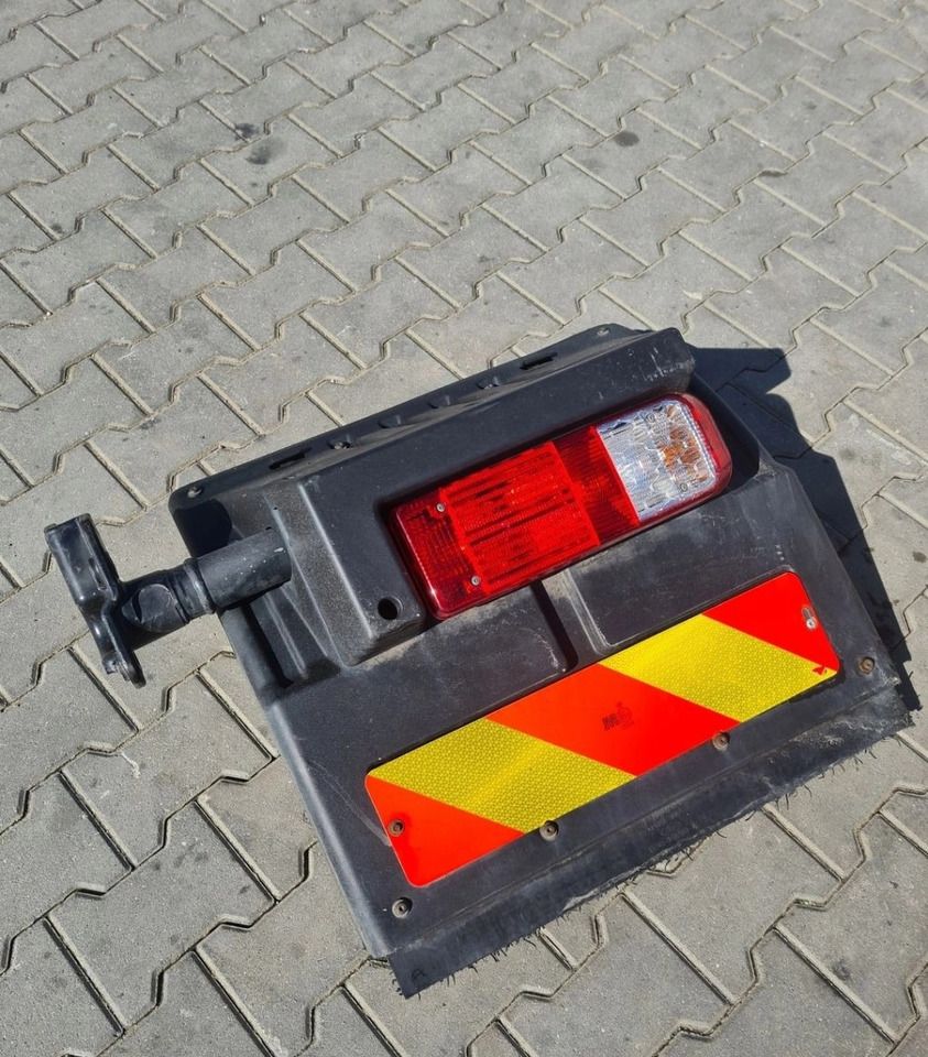 FORD BŁOTNIK KOMPLETNY PRAWY TYŁ LAMPA CHLAPACZ MOCOWANIE FORD F-MAX CARGO - Spatbor untuk Truk: gambar 3 FORD BŁOTNIK KOMPLETNY PRAWY TYŁ LAMPA CHLAPACZ MOCOWANIE FORD F-MAX CARGO - Spatbor untuk Truk: gambar 3