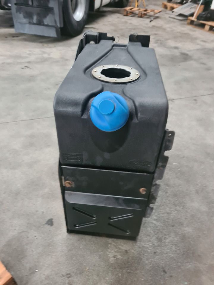 FORD ZBIORNIK ADBLUE FORD F-MAX 500 TRUCKS CARGO - Tangki adBlue untuk Truk: gambar 3 FORD ZBIORNIK ADBLUE FORD F-MAX 500 TRUCKS CARGO - Tangki adBlue untuk Truk: gambar 3