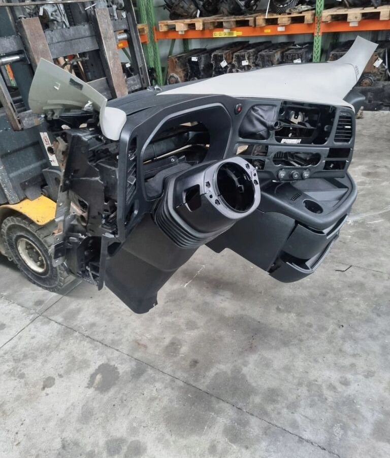 Ford KONSOLA KOMPLETNA KOKPIT DESKA ROZDZIELCZA STELAŻ F-MAX EURO 6 Ford KONSOLA KOMPLETNA KOKPIT DESKA ROZDZIELCZA STELAŻ FORD F-MAX EURO 6 - Dasbor untuk Truk: gambar 4 Ford KONSOLA KOMPLETNA KOKPIT DESKA ROZDZIELCZA STELAŻ F-MAX EURO 6 Ford KONSOLA KOMPLETNA KOKPIT DESKA ROZDZIELCZA STELAŻ FORD F-MAX EURO 6 - Dasbor untuk Truk: gambar 4