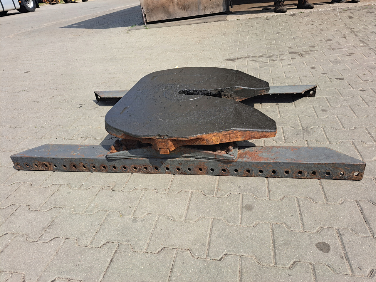 Georg Fischer GF SIODŁO GF+ FSK200 140 MM WSPORNIK VOLVO FH FM 9 12 13 - Kopling roda kelima untuk Truk: gambar 3 Georg Fischer GF SIODŁO GF+ FSK200 140 MM WSPORNIK VOLVO FH FM 9 12 13 - Kopling roda kelima untuk Truk: gambar 3