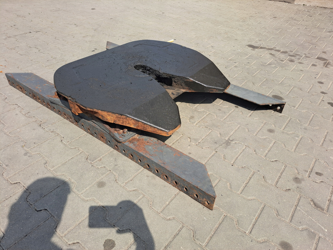 Georg Fischer GF SIODŁO GF+ FSK200 140 MM WSPORNIK VOLVO FH FM 9 12 13 - Kopling roda kelima untuk Truk: gambar 2 Georg Fischer GF SIODŁO GF+ FSK200 140 MM WSPORNIK VOLVO FH FM 9 12 13 - Kopling roda kelima untuk Truk: gambar 2