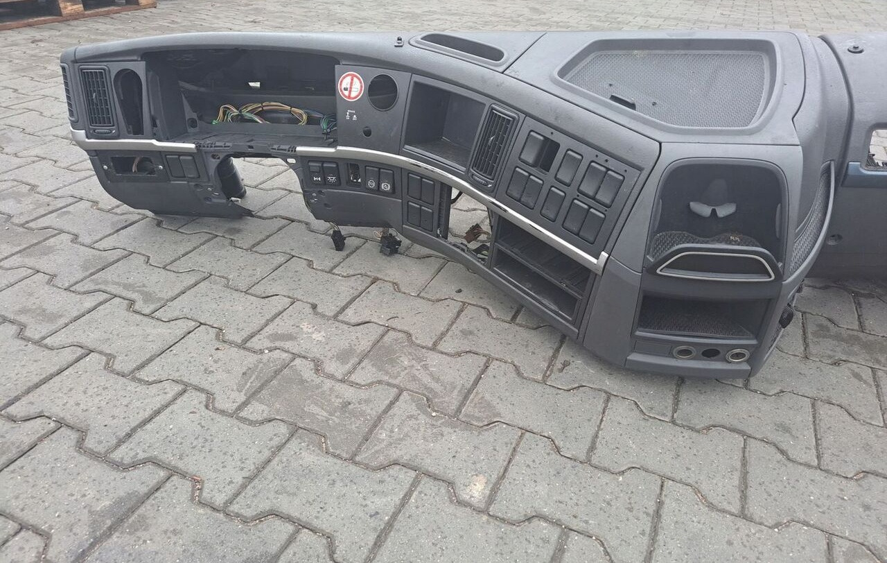 KONSOLA KOMPLETNA KOKPIT DESKA VOLVO FM 9 13 LIFT - Dasbor untuk Truk: gambar 4 KONSOLA KOMPLETNA KOKPIT DESKA VOLVO FM 9 13 LIFT - Dasbor untuk Truk: gambar 4