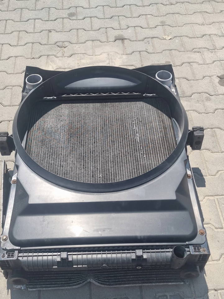 RENAULT CHŁODNICA WODY OSŁONA RENAULT PREMIUM 2 KERAX LANDER DXI - Radiator untuk Truk: gambar 2 RENAULT CHŁODNICA WODY OSŁONA RENAULT PREMIUM 2 KERAX LANDER DXI - Radiator untuk Truk: gambar 2