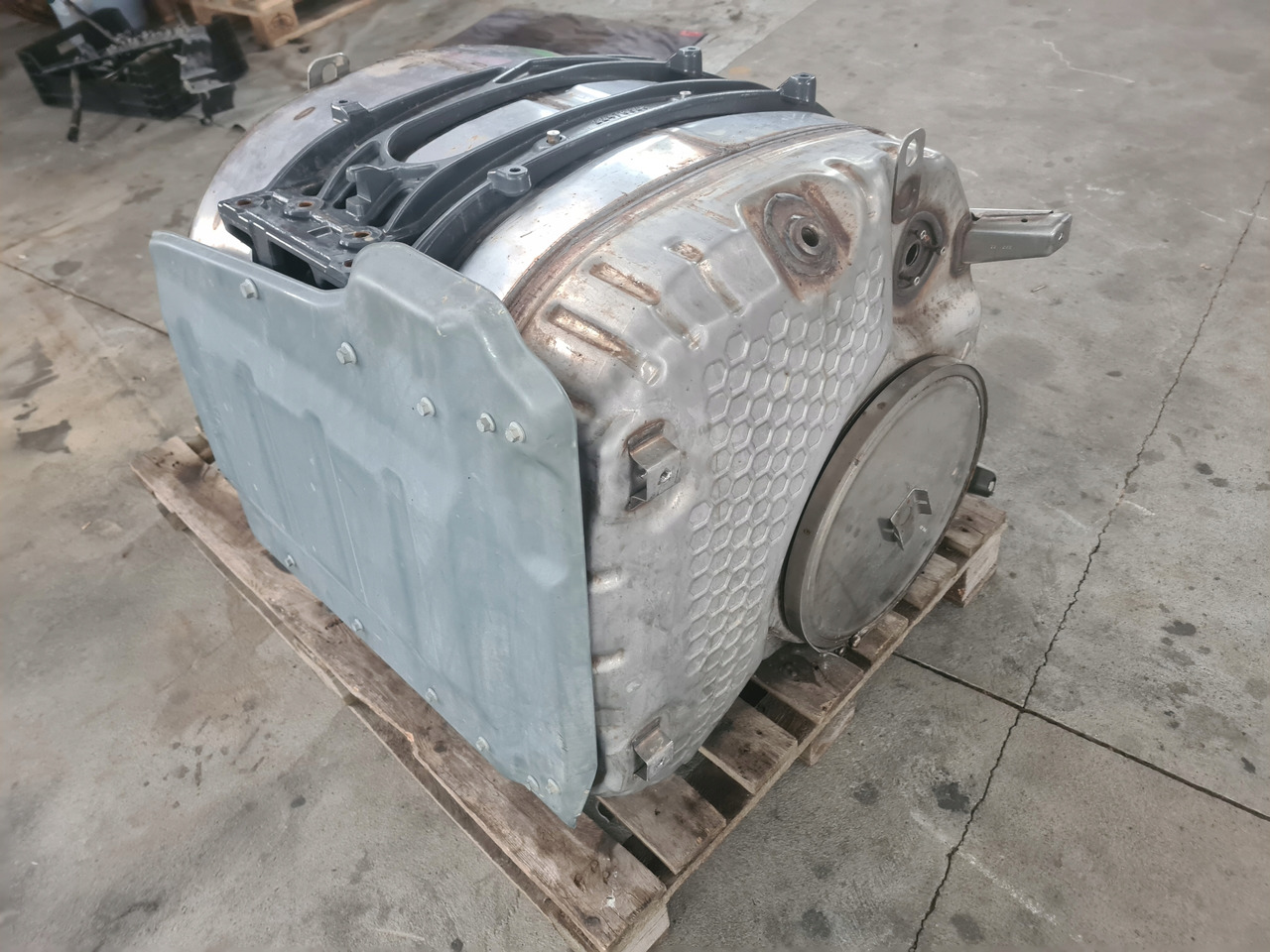 RENAULT KATALIZATOR TŁUMIK DPF FILTR VOLVO FH 5 FM 5 RENAULT GAMA T EVO NOWY MODEL - Konverter katalitik untuk Truk: gambar 4 RENAULT KATALIZATOR TŁUMIK DPF FILTR VOLVO FH 5 FM 5 RENAULT GAMA T EVO NOWY MODEL - Konverter katalitik untuk Truk: gambar 4