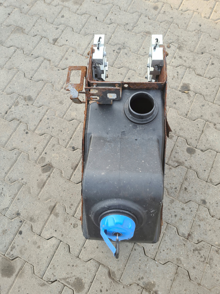 RENAULT ZBIORNIK ADBLUE Z MOCOWANIAMI RENAULT GAMA D VOLVO FL EURO 6 - Tangki adBlue untuk Truk: gambar 4 RENAULT ZBIORNIK ADBLUE Z MOCOWANIAMI RENAULT GAMA D VOLVO FL EURO 6 - Tangki adBlue untuk Truk: gambar 4