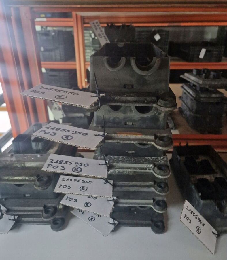 Renault STEROWNIK CCIOM GAMA T RANGE 22053863 P02 - ECU untuk Truk: gambar 1 Renault STEROWNIK CCIOM GAMA T RANGE 22053863 P02 - ECU untuk Truk: gambar 1